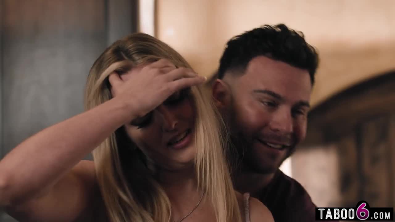 Watch Surrogate parent Sophia Burns came empty handed to expecting married couple Short Sex Videos - Duration: 06:11 | ePornNEW.