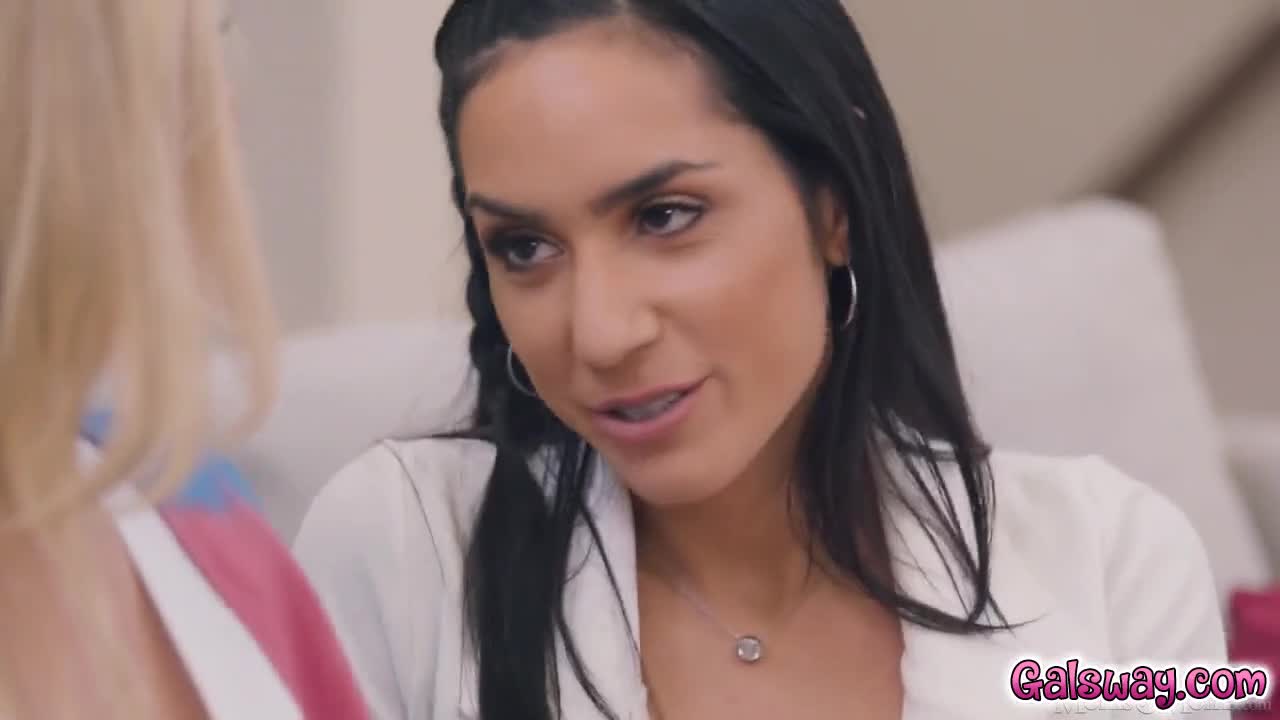 Watch Tia and Julia in no rush as they warm each other up by pressing their bodies close Short Sex Videos - Duration: 06:10 | ePornNEW.