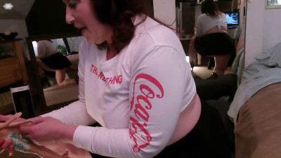 511 Giantess DawnSkye55 plays with lil Dave makes him smell her socks and feet sweat