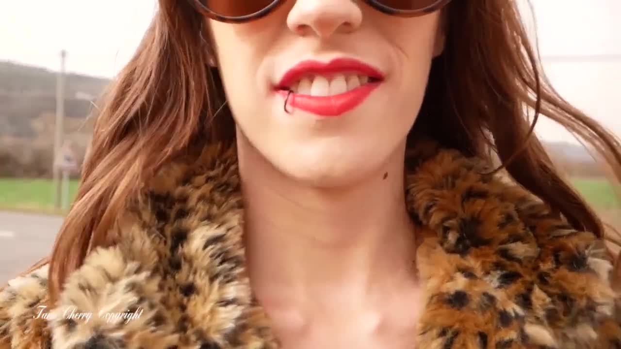 Watch Quand Tara Cherry Fait De Lauto-stop Elle Sait Se Montrer Reconnaissante Short Sex Videos - Duration: 12:12 | ePornNEW.