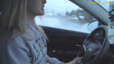 Young girlfriend learns what a snowjob is...