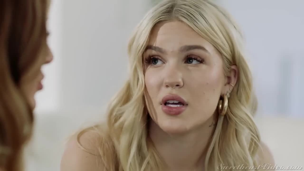 Watch Lolly Dames and Jazlyn Ray on a white leather sofa in several lesbian scenes together Short Sex Videos - Duration: 27:39 | ePornNEW.