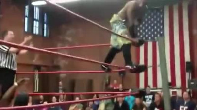Sick Landing Almost Paralyzes Wrestler