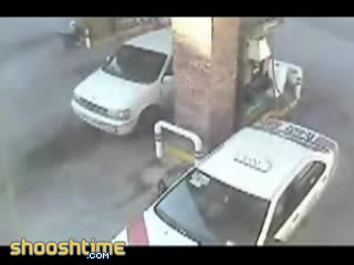 Watch Patron Just Misses Getting Squashed At The Gas Pump Short Sex Videos - Duration: 00:40 | ePornNEW.