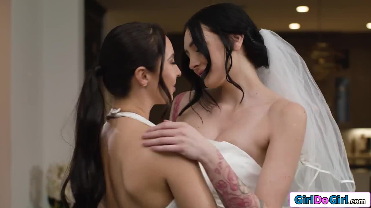 Watch That wedding dress needs to come off so I can eat your pussy Short Sex Videos - Duration: 06:15 | ePornNEW.