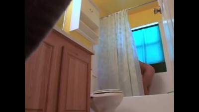 Stepdaughter 19 shaves pussy in shower (hidden cam)