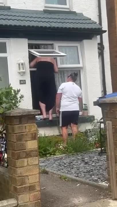 Watch British women tits pop out while trying to climb into her house through her window Short Sex Videos - Duration: 01:03 | ePornNEW.