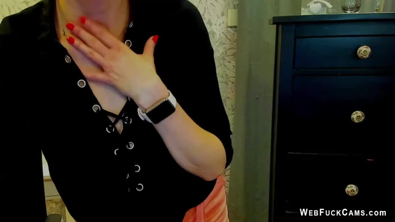 Watch German amateur MILF LUXvanessa teasing her fans on solo homemade webcam show Short Sex Videos - Duration: 05:03 | ePornNEW.