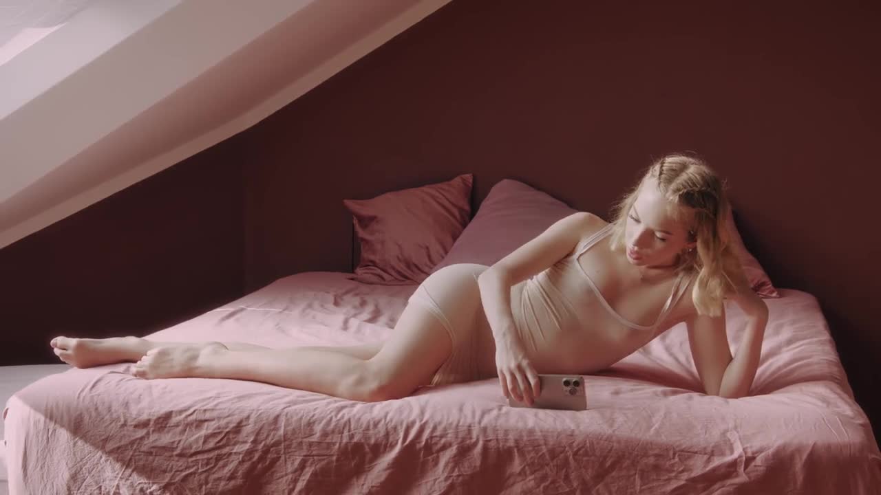 Watch Delicious Pussies -- Bella Spark, Amelia Riven & Alice Zaffyre Short Sex Videos - Duration: 49:24 | ePornNEW.