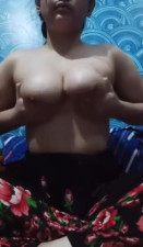Horny girl Selfrecorded video Part 2 inserting Pen