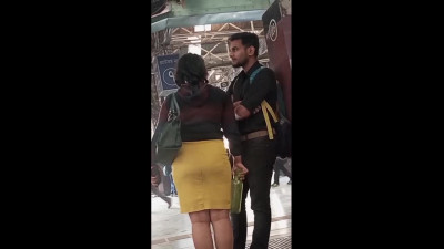 A Sexy Girl Showing her Thunder Ass