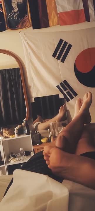Watch Teen girlfriend edges me with her feet Short Sex Videos - Duration: 01:18 | ePornNEW.