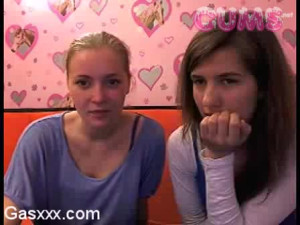 Omegle Porn Group Friends Amateur Teen On Cam