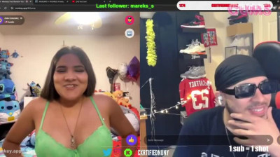 Omegle Porn Latina Woman Flashes on Webcam