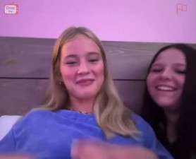 2 hot Girls Flashing on Omegle Blonde Brunette