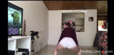 Big Booty White BBW Twerking on Webcam Solo
