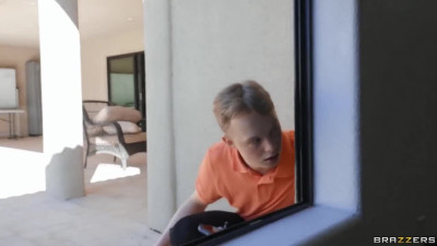 Drone Peeping Dude Gets Sneaky Anal - Gem Jewels / Brazzers